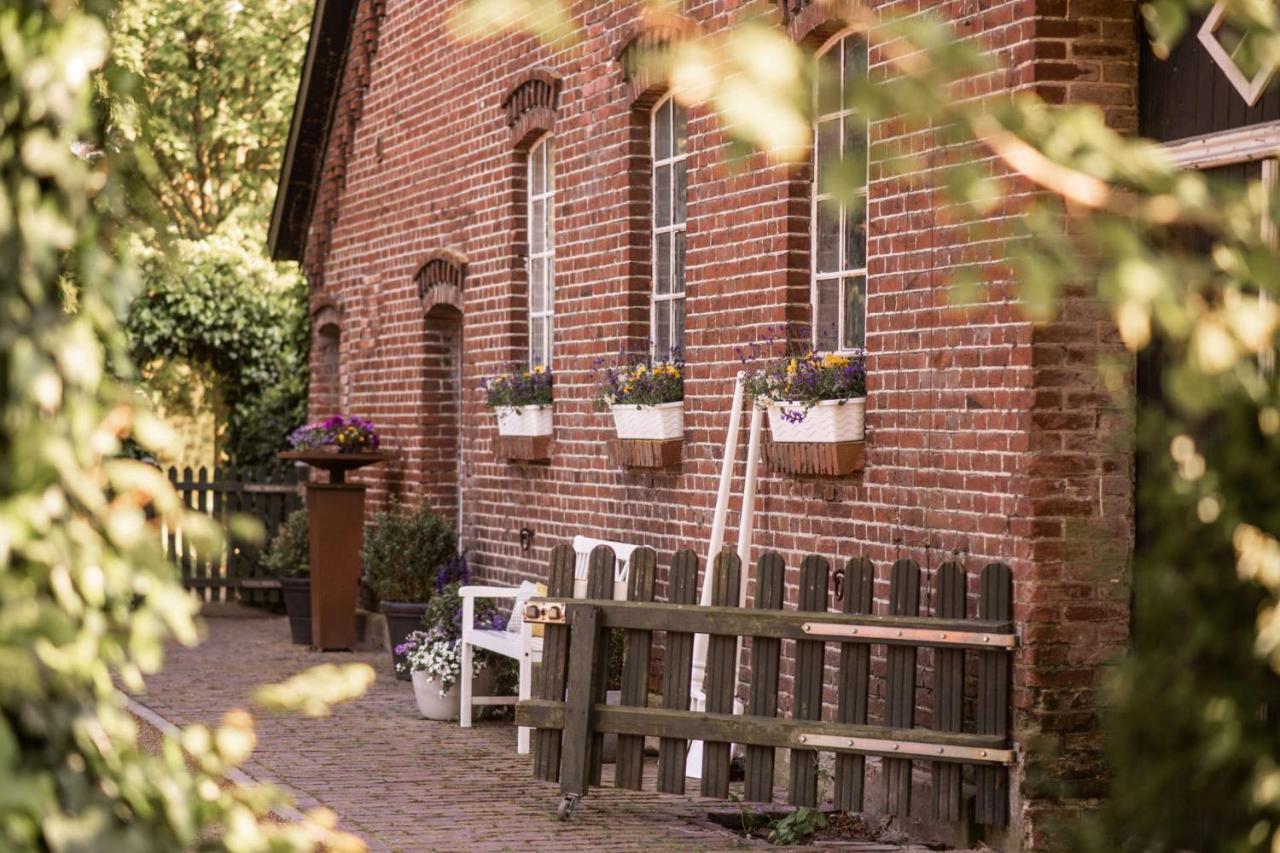 Hotel Hofgut Mollberg Wiefelstede Exterior foto